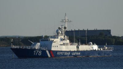 СБУ заявила про пошкодження двох кораблів ФСБ у порту окупованої Керчі