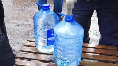 Жителі прифронтового Золотого скаржаться на якість води з під крана