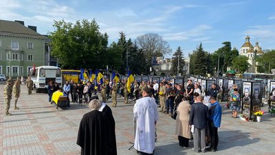 У Рівному попрощалися з військовим Олегом Федоровим