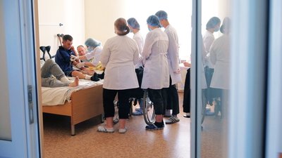 "Через війну залишили домівки". У лікарні на Вінниччині працевлаштувалися 10 медиків-переселенців