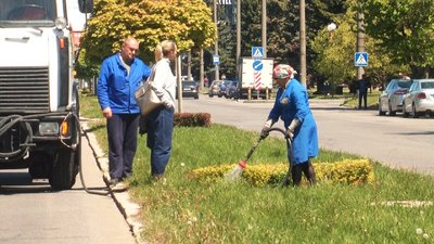 У Вінниці висадили три тисячі троянд У Вінниці висадили три тисячі троянд