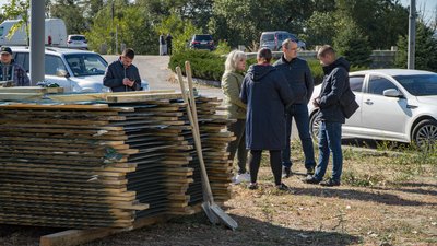Будівництво може пошкодити фундамент житлового будинку. У Дніпрі мешканці проти зведення багатоповерхівки Будівництво може пошкодити фундамент житлового будинку. У Дніпрі мешканці проти зведення багатоповерхівки