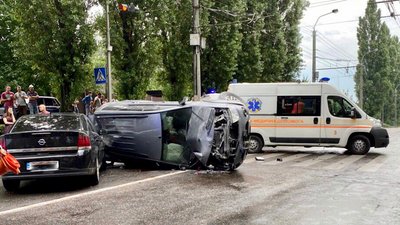 У Рівному в ДТП травмувалось двоє людей У Рівному в ДТП травмувалось двоє людей