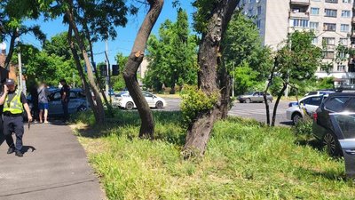 У Черкасах зіштовхнулися дві автівки. П'ятеро людей отримали травми, серед них — діти У Черкасах зіштовхнулися дві автівки. П'ятеро людей отримали травми, серед них — діти