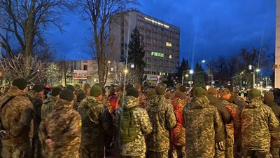 У Черкасах вшанували пам'ять Героїв Небесної Сотні У Черкасах вшанували пам'ять Героїв Небесної Сотні