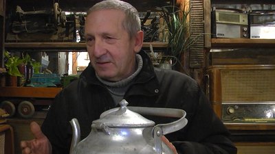 Музей в підвалі, В'ячеслав Долженко