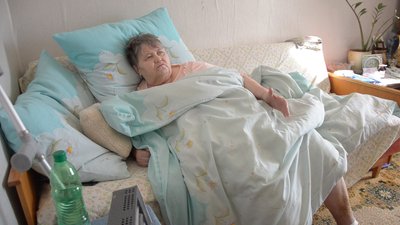 Тернопільська пенсіонерка залишилася без догляду через COVID-19 у соцпрацівниці