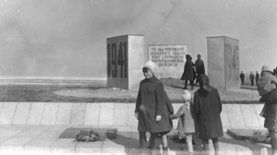 Свято-Троїцький собор в Черкасах: козацька церква, яку зруйнували "совєти" Свято-Троїцький собор в Черкасах: козацька церква, яку зруйнували "совєти"