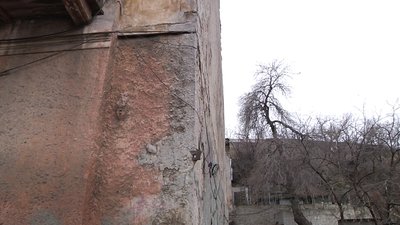 Так виглядає бічна стіна будинку Так виглядає бічна стіна будинку