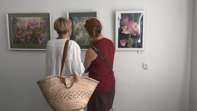 Професія – медик, хобі – художниця: черкащанка презентувала виставку картин Професія – медик, хобі – художниця: черкащанка презентувала виставку картин