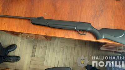 Гралися пневматичною рушницею: на Полтавщині підліток отримав поранення