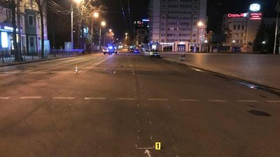 Перебігав дорогу: у Рівному під колесами авто загинув пішохід Перебігав дорогу: у Рівному під колесами авто загинув пішохід
