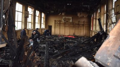 Стало відомо, як після пожежі навчатимуться старшокласники чугуївської школи Стало відомо, як після пожежі навчатимуться старшокласники чугуївської школи