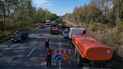 На Вінниччині відновлюють ділянку автодороги, яка сполучає Україну з Молдовою На Вінниччині відновлюють ділянку автодороги, яка сполучає Україну з Молдовою