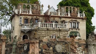 Будинок скульптора Миколи Голованя у Луцьку Будинок скульптора Миколи Голованя у Луцьку
