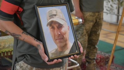 У Луцьку попрощалися з 44-річним військовим Сергієм Давидчуком У Луцьку попрощалися з 44-річним військовим Сергієм Давидчуком