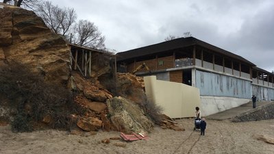 "Втратили останню рельєфну скелю": попри заборону на убережжі в Одесі продовжили будівництво "Втратили останню рельєфну скелю": попри заборону на убережжі в Одесі продовжили будівництво