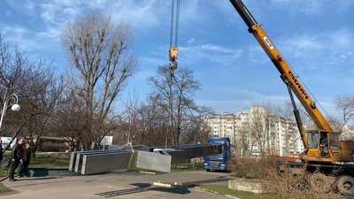 У Черкасах демонтували радянську зірку У Черкасах демонтували радянську зірку