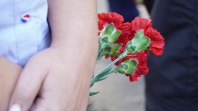 У Дніпрі провели в останню путь загиблого від вибуху інструктора-парамедика Олексія Кавлака У Дніпрі провели в останню путь загиблого від вибуху інструктора-парамедика Олексія Кавлака