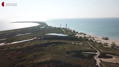 Як відпочивають українці на острові Джарилгач під час карантину
