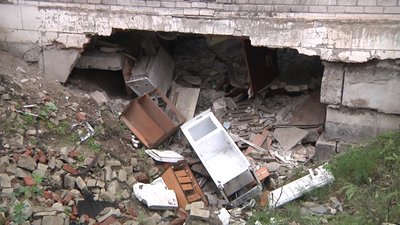 Зруйнований будинок пожежний-рятувальник Лиман Донеччина Зруйнований будинок пожежний-рятувальник Лиман Донеччина