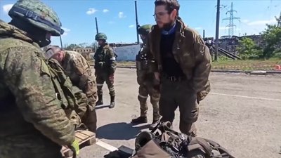 "Дивилася на телефон, і благала, щоб син вижив": історія мами полоненого азовця, яка проживає у Вінниці "Дивилася на телефон, і благала, щоб син вижив": історія мами полоненого азовця, яка проживає у Вінниці