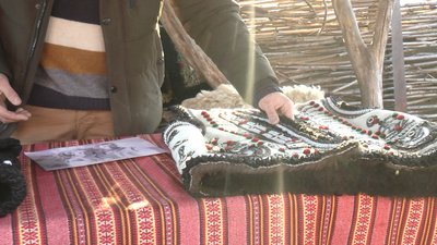 Створює кептарі. Прикарпатський кушнір Михайло Вінтонюк