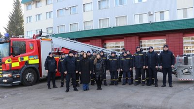Полтавські рятувальники отримали нову пожежну автівку Полтавські рятувальники отримали нову пожежну автівку