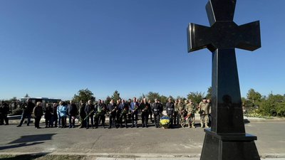 В Одесі на місці поховання військових встановили Козацький хрест