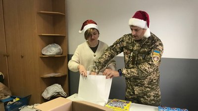 200 дітей з Волині, чиї батьки загинули в зоні АТО/ООС, отримають новорічні подарунки 200 дітей з Волині, чиї батьки загинули в зоні АТО/ООС, отримають новорічні подарунки