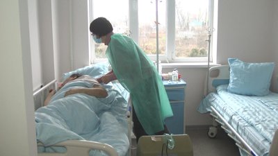 Станом на 17 грудня у відділені перебуває 18 хворих. Фото: Суспільне Поділля Станом на 17 грудня у відділені перебуває 18 хворих. Фото: Суспільне Поділля