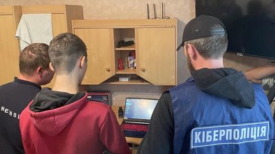 У Києві викрили групу, яка ошукала 5 тисяч постраждалих від війни людей на 100 мільйонів гривень
