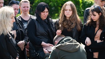 В Ужгороді попрощалися із полеглим захисником Міланом Бабілою В Ужгороді попрощалися із полеглим захисником Міланом Бабілою