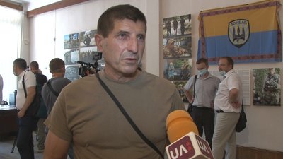 Виставку "Нью-Йорк - Іловайськ: вибір" презентували у Тернополі Виставку "Нью-Йорк - Іловайськ: вибір" презентували у Тернополі