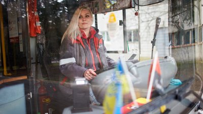 Громадський транспорт, водій, брак людей, мобілізація, жінки, Електроавтотранс