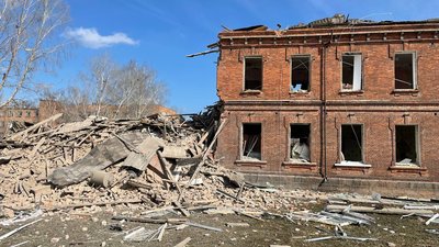 Двоє загиблих, 10 травмованих, зруйновані будівлі: що відомо про обстріл Сумського району 24 березня Двоє загиблих, 10 травмованих, зруйновані будівлі: що відомо про обстріл Сумського району 24 березня