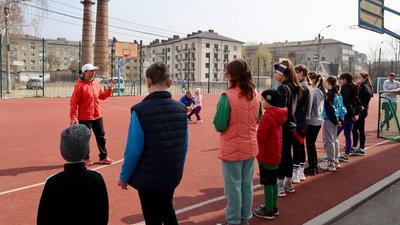 У Коломиї на Франківщині організували спортивне дозвілля для дітей-переселенців У Коломиї на Франківщині організували спортивне дозвілля для дітей-переселенців