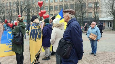 У Черкасах відбулася акція на підтримку військовополонених У Черкасах відбулася акція на підтримку військовополонених