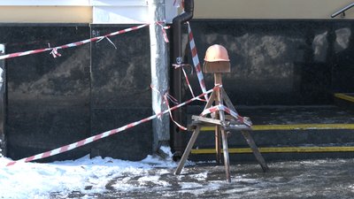 Хто повинен прибирати бурульки з дахів будинків в Житомирі Хто повинен прибирати бурульки з дахів будинків в Житомирі