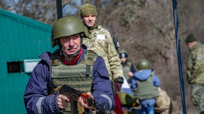 Стрільби та вправи із тактичної медицини: поблизу Полтави тренувалися резервісти