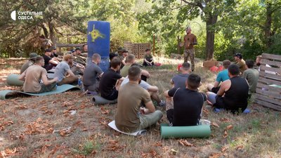 Як бійці "Азову" навчали одеситів працювати зі зброю і рятувати життя Як бійці "Азову" навчали одеситів працювати зі зброю і рятувати життя