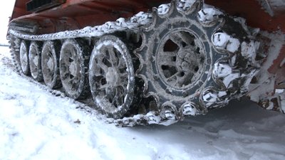На Харківщині дорожник переробив артилерійський тягач на снігоприбирач На Харківщині дорожник переробив артилерійський тягач на снігоприбирач