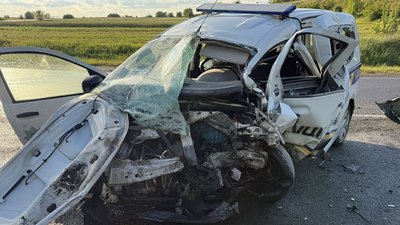 В аварії біля Луцька загинуло двоє водіїв, пасажирка у лікарні В аварії біля Луцька загинуло двоє водіїв, пасажирка у лікарні