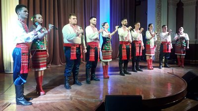 Артисти сумської філармонії підготували концерт "Непереможна Україна", який покажуть онлайн Артисти сумської філармонії підготували концерт "Непереможна Україна", який покажуть онлайн