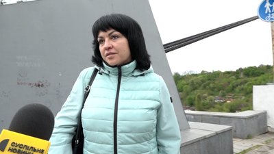 Небезпечні прогулянки підлітків конструкціями мосту над Тетеревом у Житомирі: що кажуть житомиряни і поліція Небезпечні прогулянки підлітків конструкціями мосту над Тетеревом у Житомирі: що кажуть житомиряни і поліція