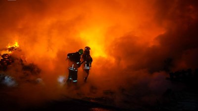 В Одесі пролунали вибухи: є влучання в будинок В Одесі пролунали вибухи: є влучання в будинок