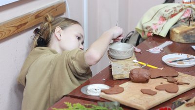 У Каневі на Черкащині провели майстерклас із гончарства У Каневі на Черкащині провели майстерклас із гончарства
