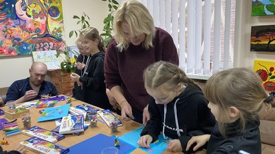 У луцькому медзакладі діти показали виставу вдячності військовослужбовцям У луцькому медзакладі діти показали виставу вдячності військовослужбовцям
