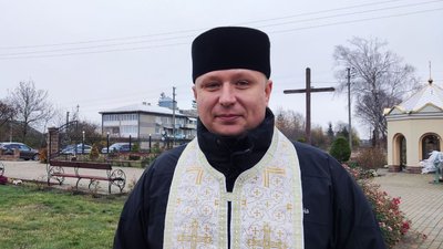 Отець Роман Загородний, директор благодійного фонду "Карітас" в Тернополі Отець Роман Загородний, директор благодійного фонду "Карітас" в Тернополі
