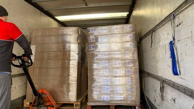 Отримали 32 палети продуктових наборів: черкаські волонтери роздадуть гуманітарну допомогу Отримали 32 палети продуктових наборів: черкаські волонтери роздадуть гуманітарну допомогу
